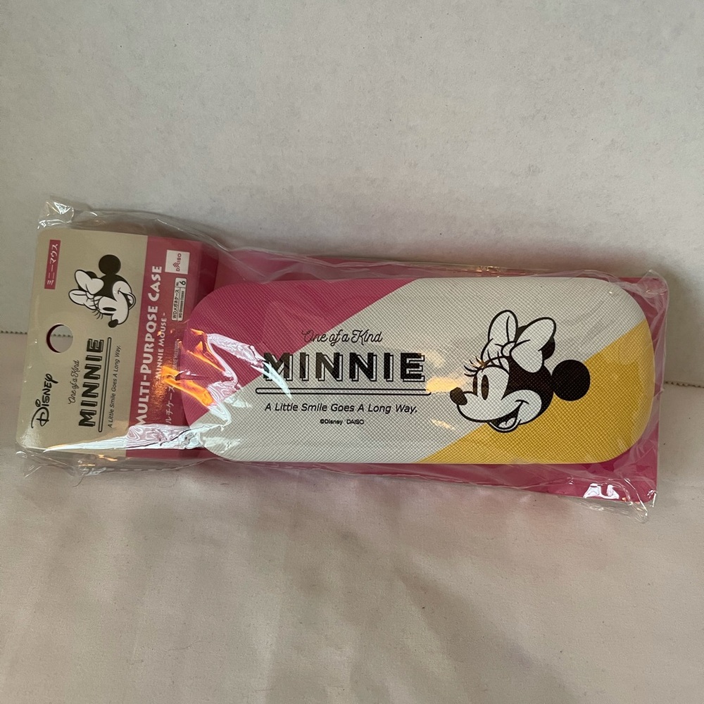 NIB Disney Minnie Mouse Eyeglass Case